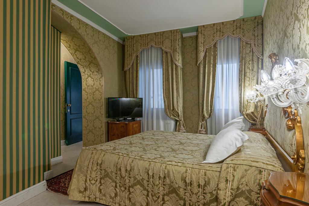 Al Ponte Antico Hotel Venesia Bagian luar foto