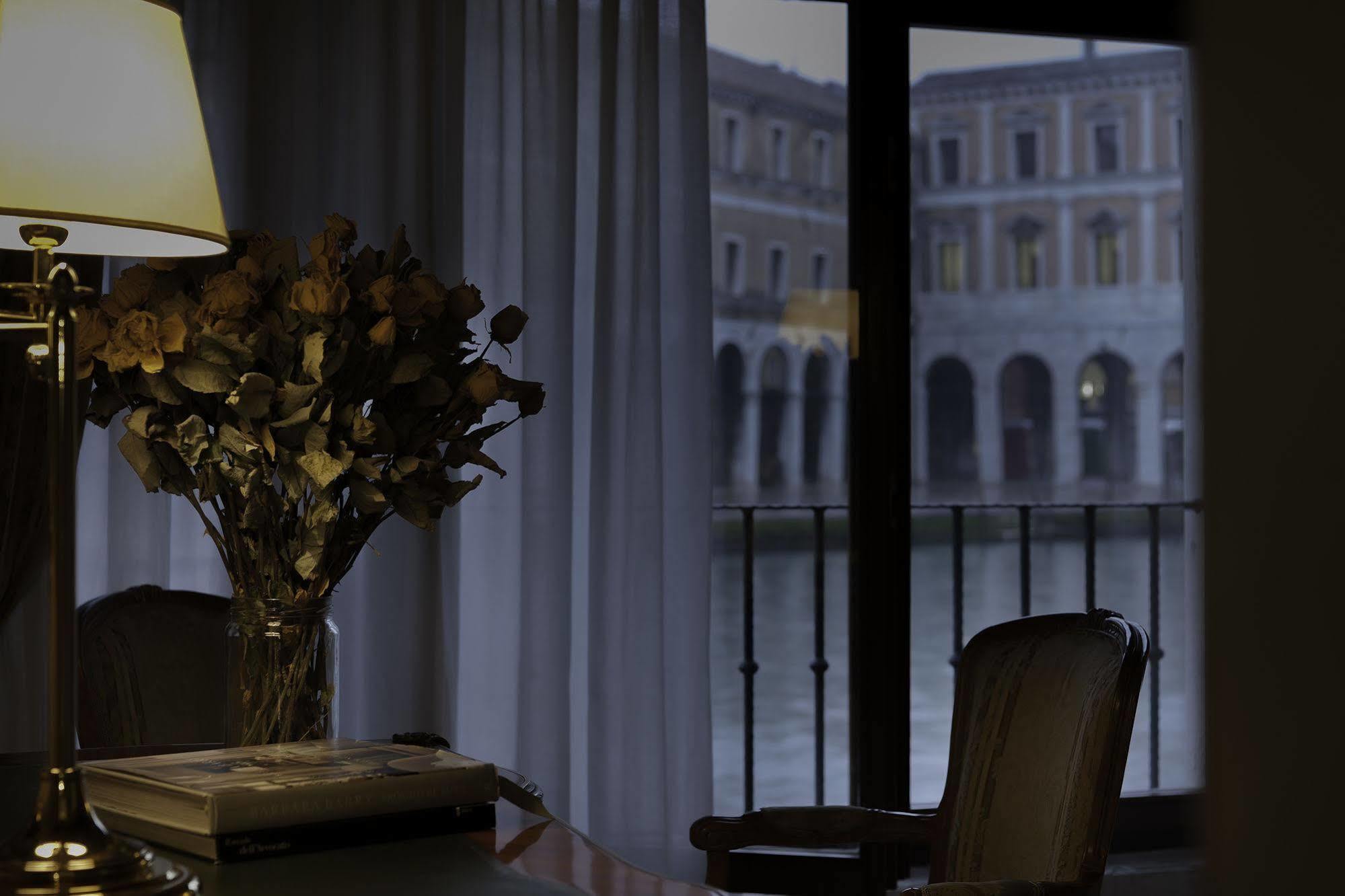 Al Ponte Antico Hotel Venesia Bagian luar foto