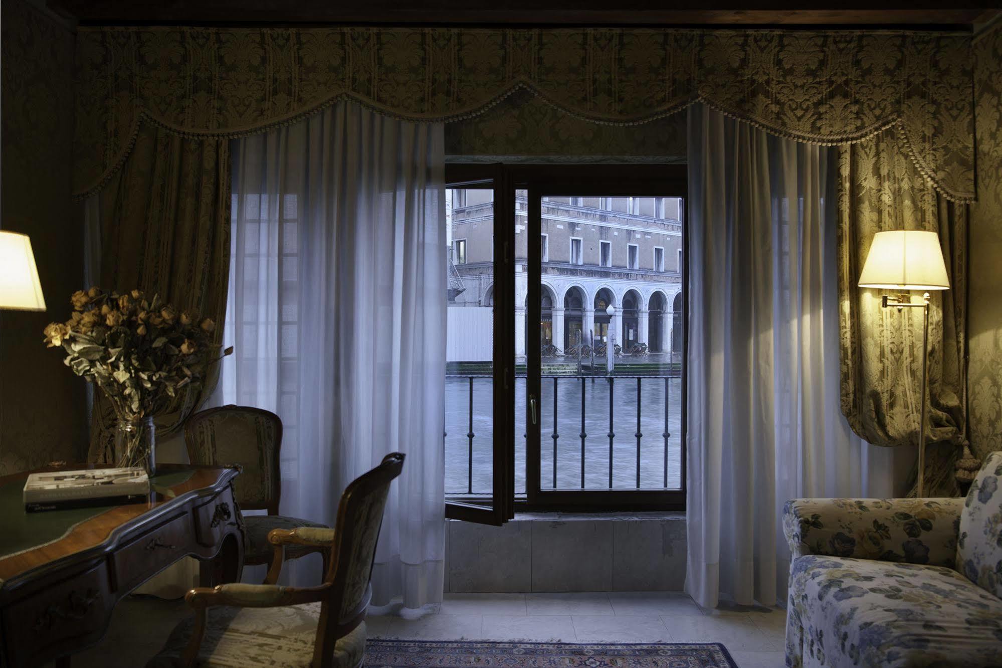 Al Ponte Antico Hotel Venesia Bagian luar foto