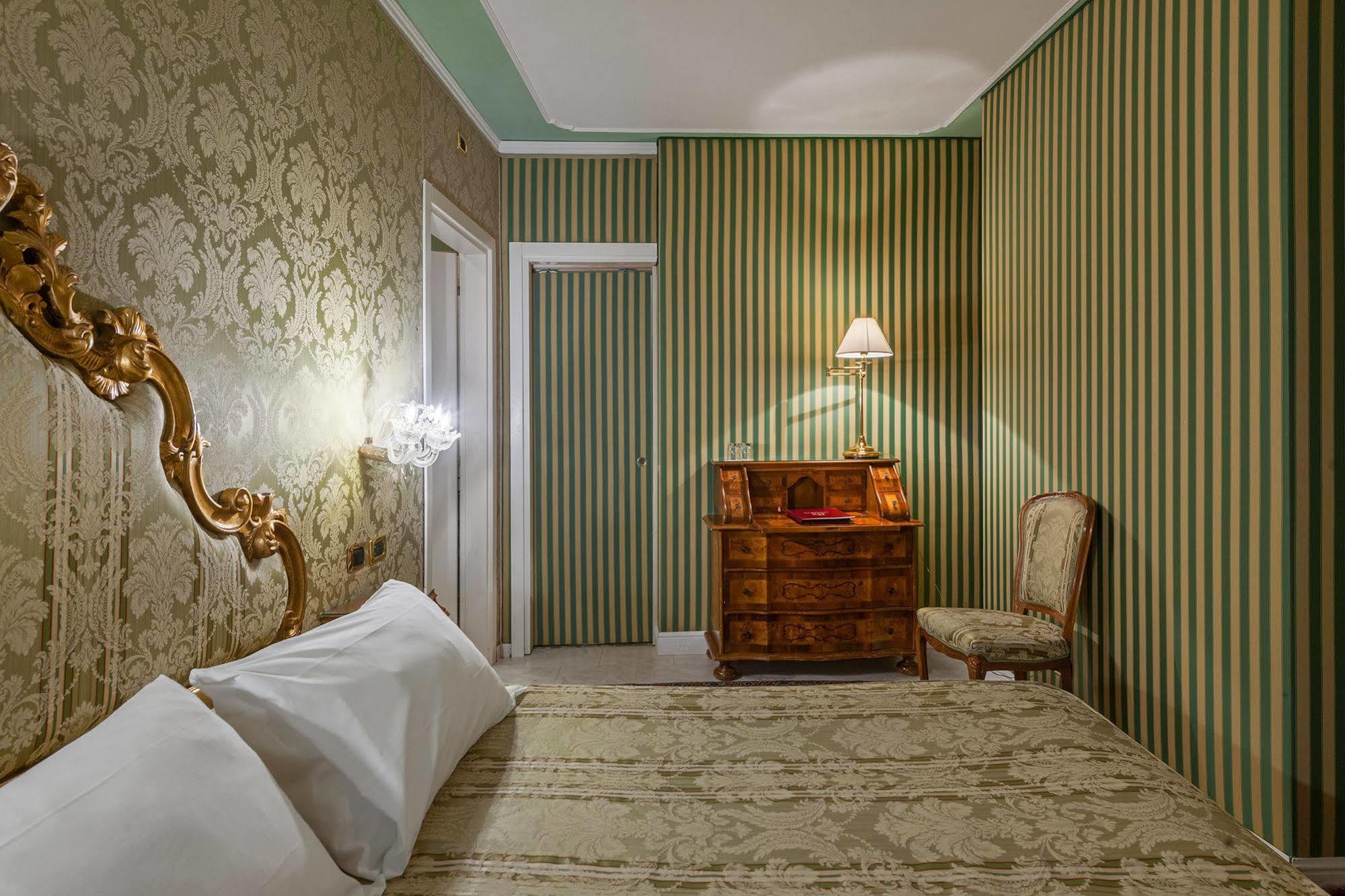 Al Ponte Antico Hotel Venesia Bagian luar foto