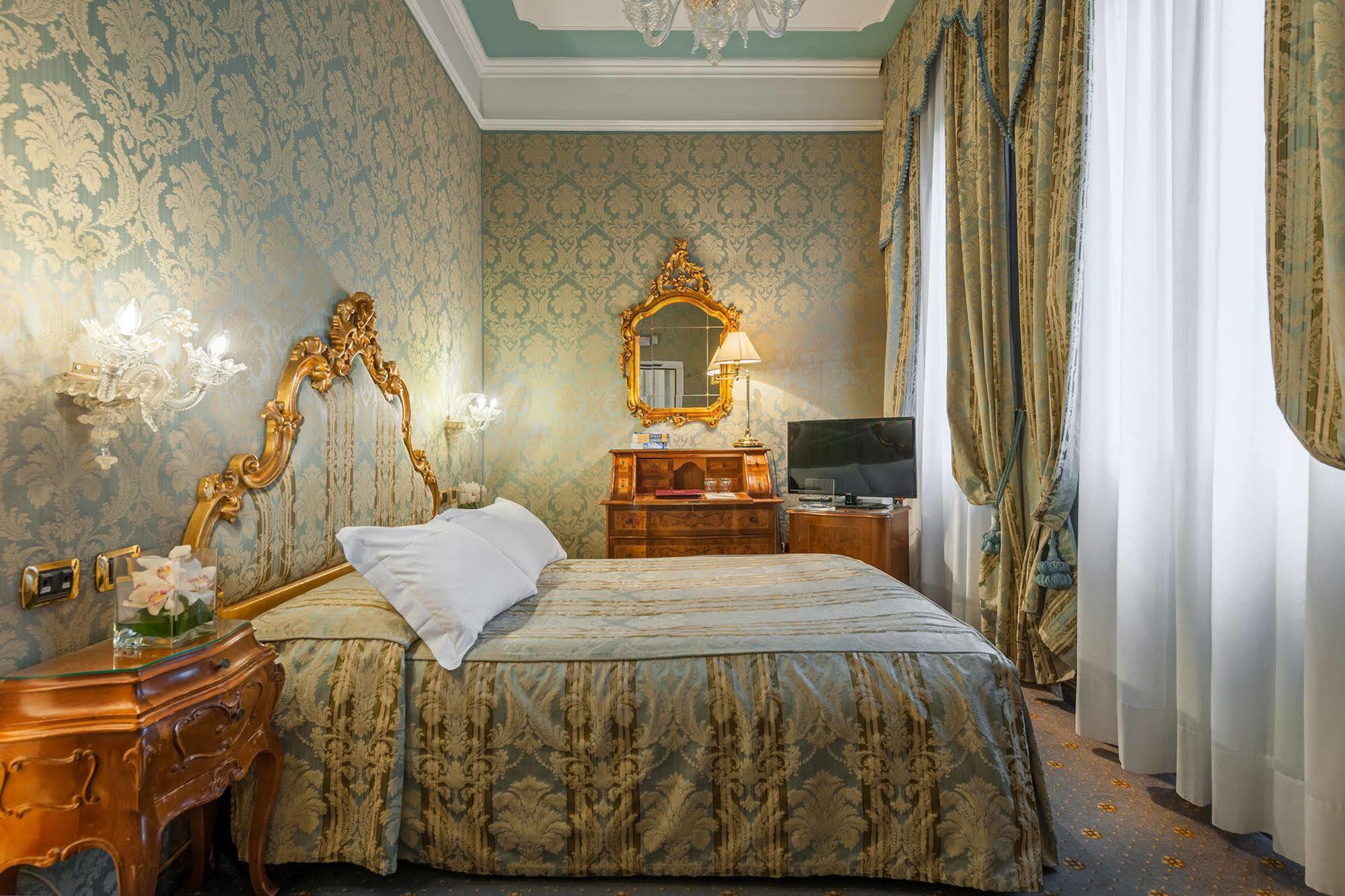 Al Ponte Antico Hotel Venesia Bagian luar foto